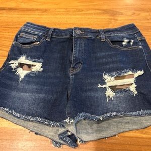 Judy Blue Camo Patch Denim Shorts, Size XL